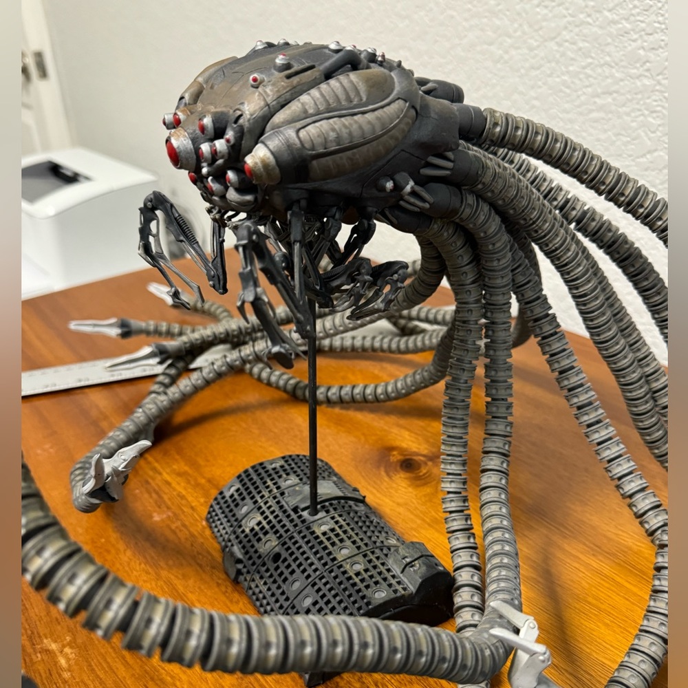 Collectible pose-able Squid figure from the Matrix movies.